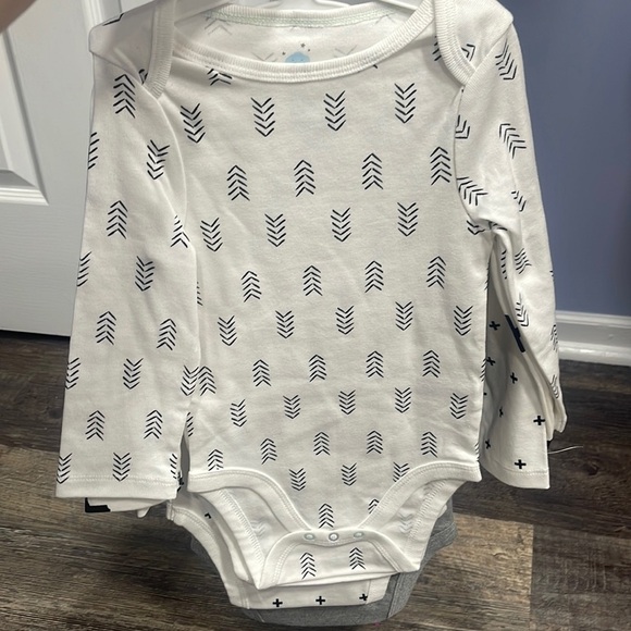 4 pc cloud island baby bodysuit - Picture 6 of 8